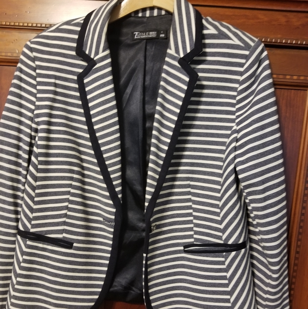 Stripe Blazer!
